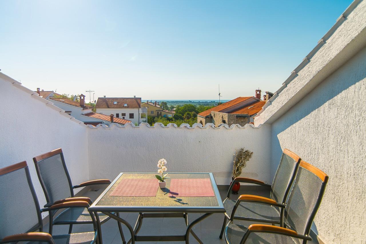 Apartments Dino Porec Exterior photo