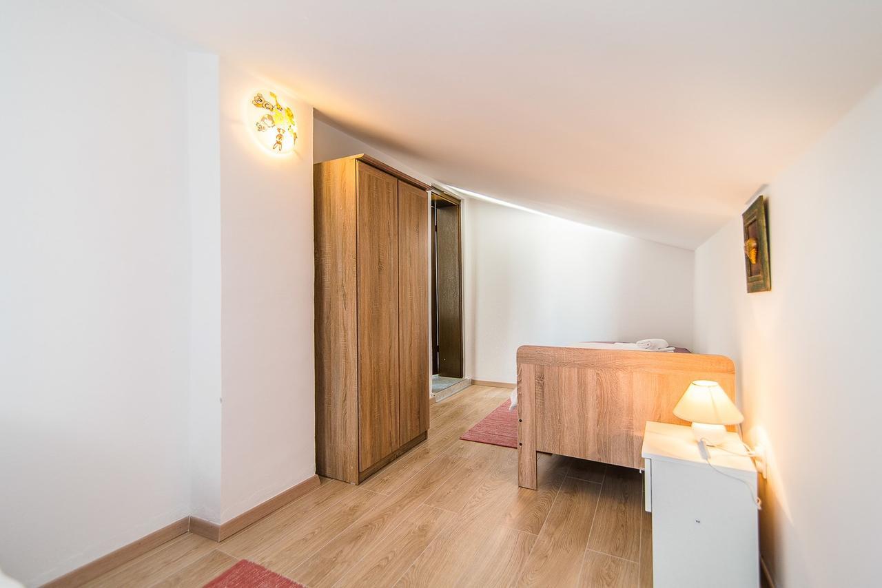 Apartments Dino Porec Exterior photo