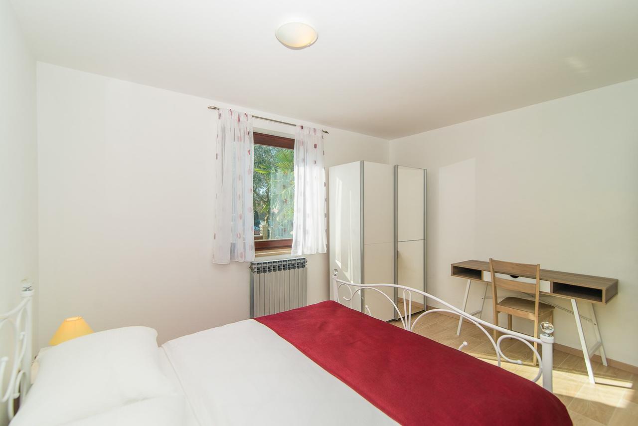 Apartments Dino Porec Exterior photo