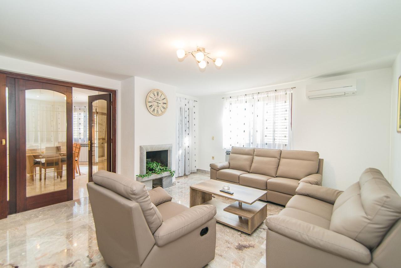 Apartments Dino Porec Exterior photo